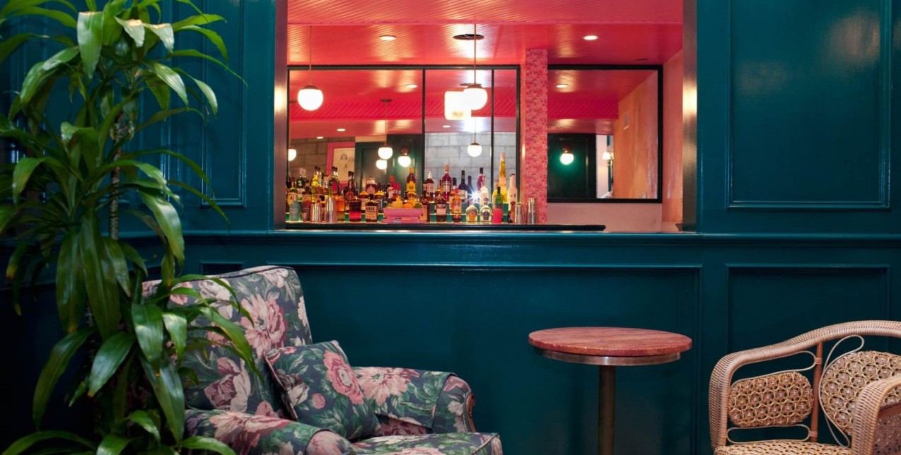  Περνώντας τη μυστική πόρτα ενός χολιγουντιανού speakeasy bar