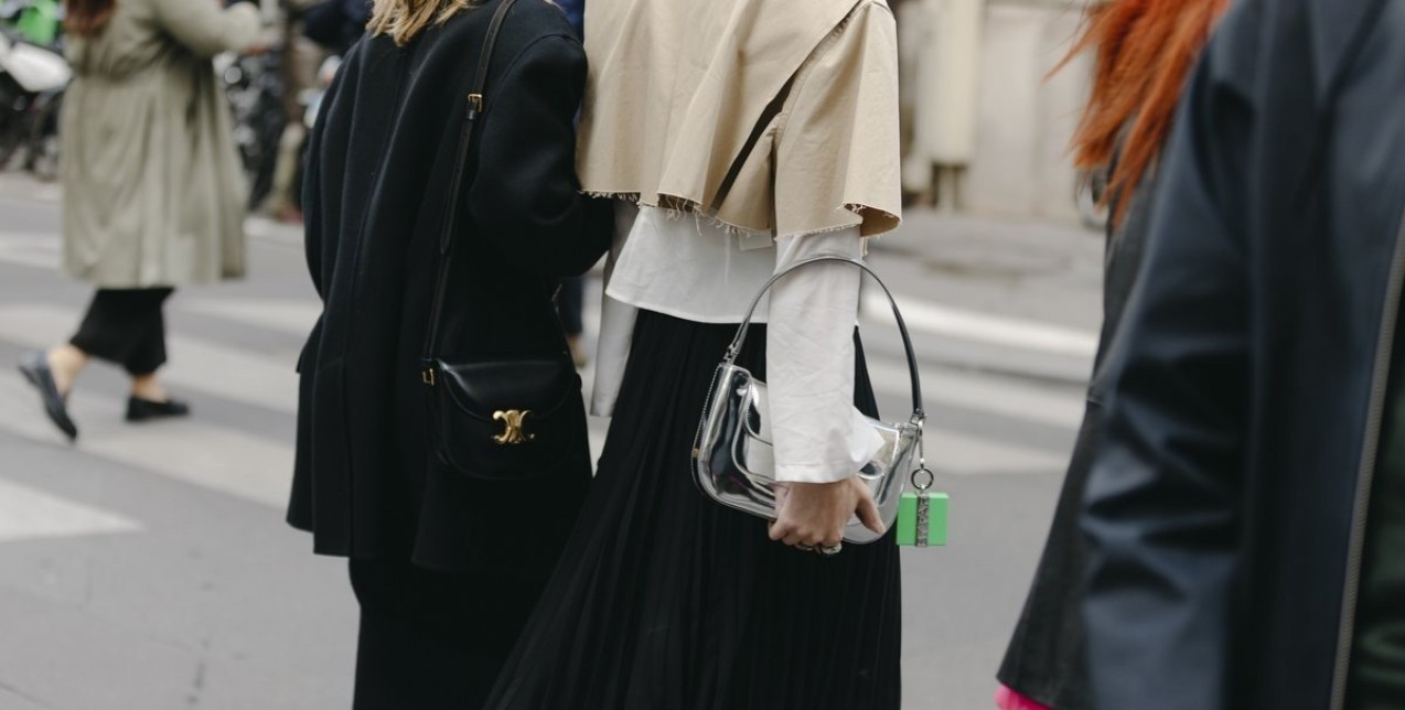 Μια αποκλειστική ματιά στα high-fashion αξεσουάρ που θα απογειώσουν τις SS24 εμφανίσεις μας