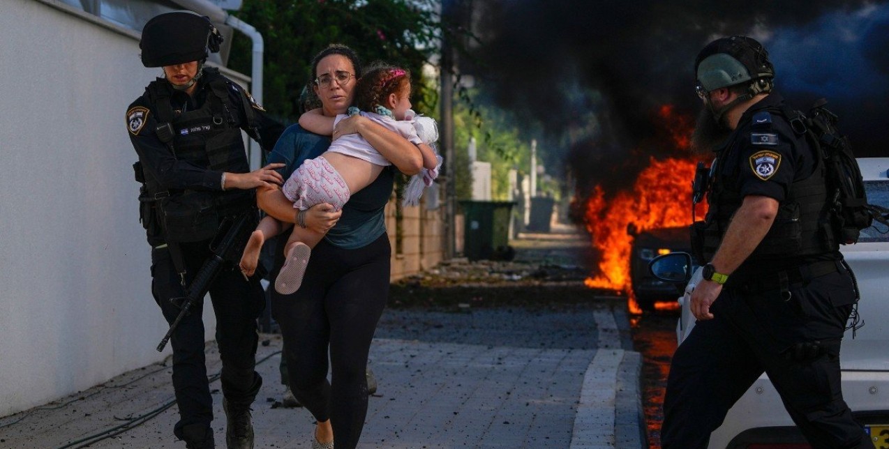 Φλέγεται το Ισραήλ: Η αιφνιδιαστική επίθεση της Χαμάς που άνοιξε έναν νέο κύκλο αίματος 
