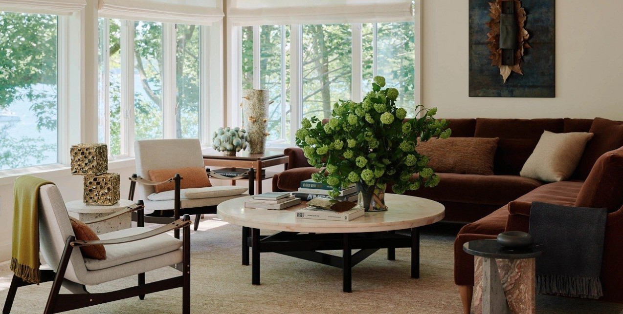 Μια κατοικία στο Maine «υποκλίνεται» στον μοντερνισμό και το coziness