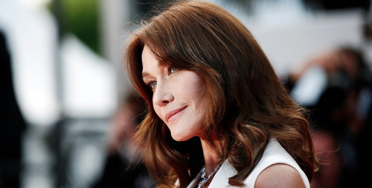 Carla Bruni: Η συγκλονιστική εξομολόγηση για τον καρκίνο και το μήνυμα σε όλες τις γυναίκες