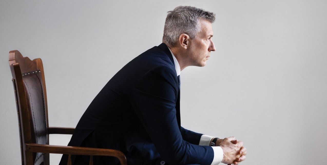 Επιμένοντας στη Θεσσαλονίκη, ﻿ο Κωνσταντίνος Κυριάκου προτιμά να αφήνει τη δουλειά του πολυδύναμου γραφείου του να μιλάει από μόνη της