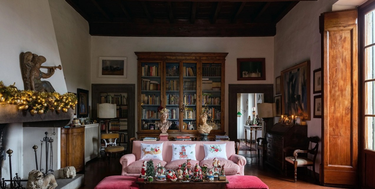 Μια σαγηνευτική βίλα στη Φλωρεντία υμνεί τη ζεστασιά των Χριστουγέννων