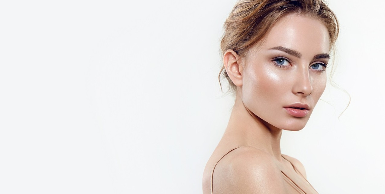 Η επιστήμη της λάμψης: Ποια θεραπεία θα κάνει θαύματα στο δέρμα σας λίγο πριν τη νέα χρονιά;