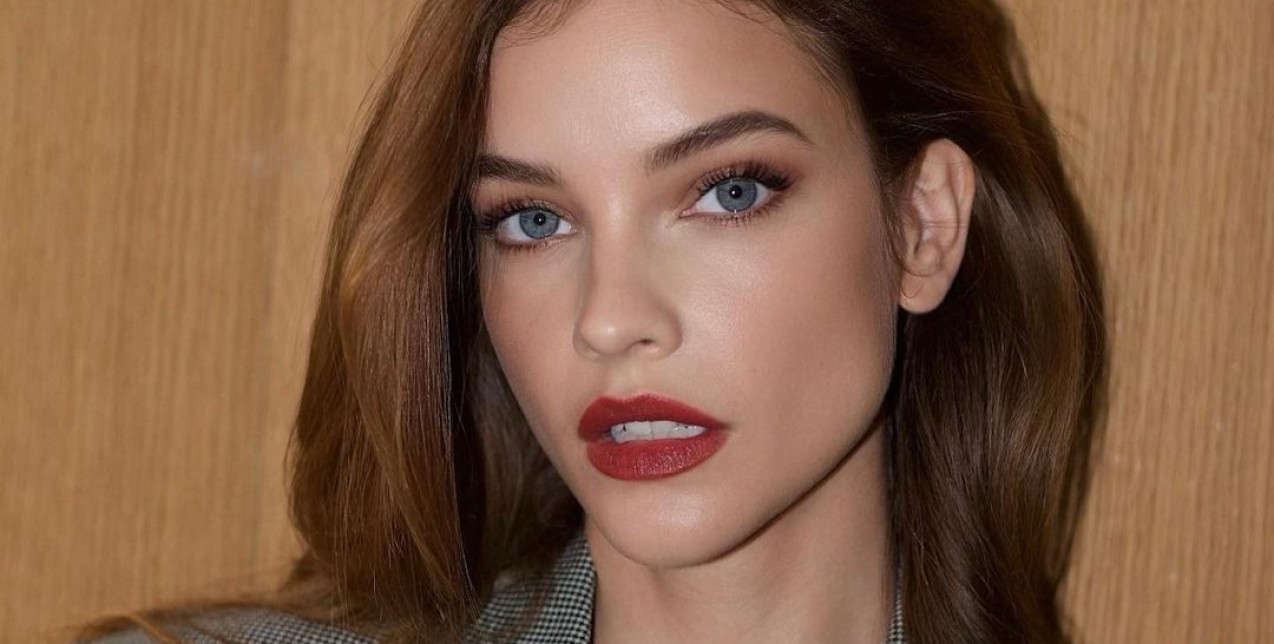 Μια εύκολη ρουτίνα ομορφιάς για λαμπερό δέρμα κατά τη διάρκεια των εορτών