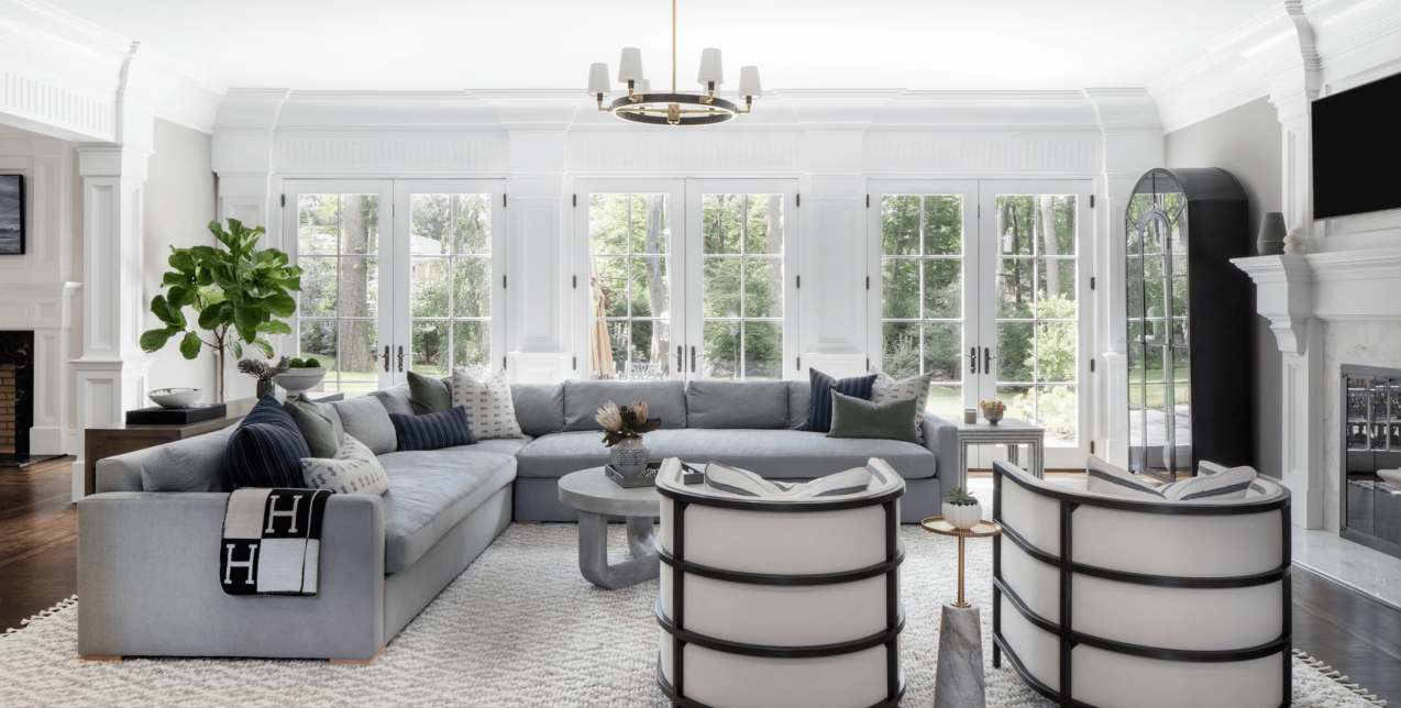 Γκρι καναπές: 5 designer-approved βήματα για να πετύχετε το απόλυτο styling