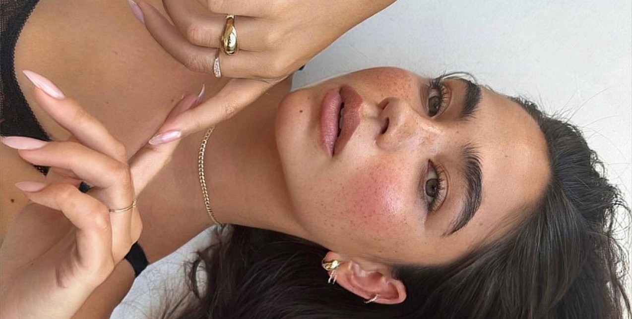 10 skincare essentials με κεραμίδια που θα επανορθώσουν την ξηρή σας επιδερμίδα