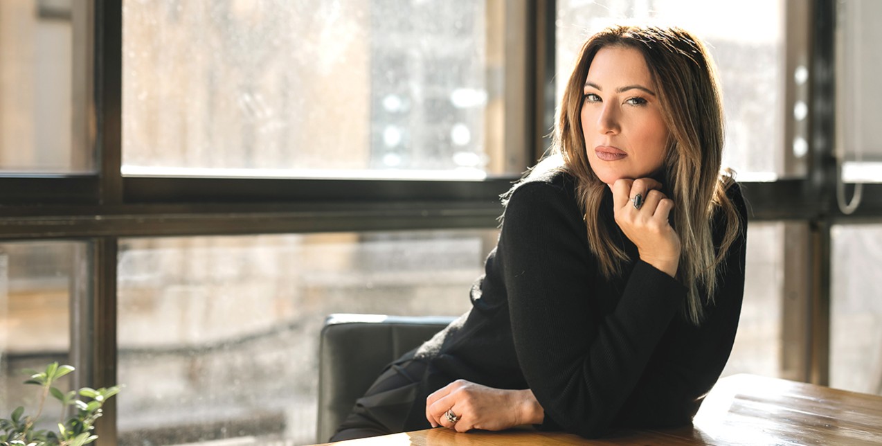 Success story: ﻿Ευρηματική και αεικίνητη, η Ιωάννα Μητακίδου είναι ο ιθύνων νους πίσω από την ανατρεπτική σχολή LMI Make Up School 