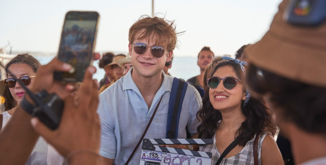 Αυτό είναι το ελληνικό νησί που πρωταγωνιστεί στη νέα δημοφιλή σειρά του Netflix 