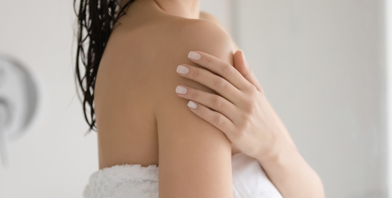 Hello Spring: Τα πιο αποτελεσματικά body oils για ενυδατωμένη και λαμπερή επιδερμίδα