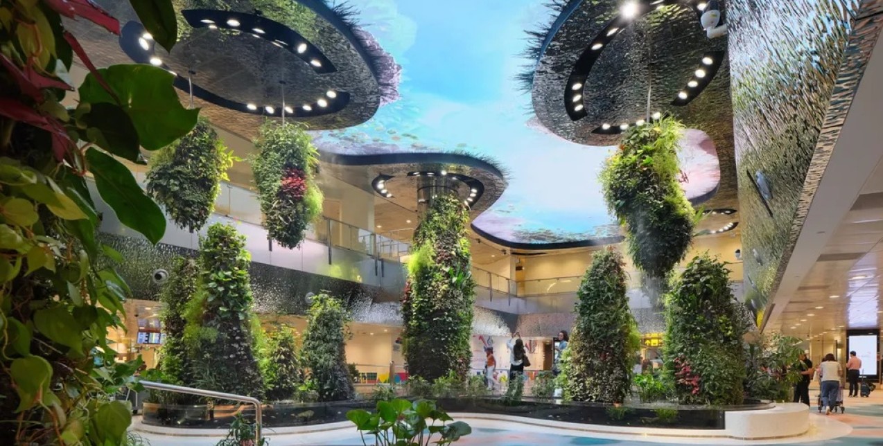 Μια πύλη προς την πόλη των κήπων: Το αεροδρόμιο που δημιουργεί την απόλυτη ταξιδιωτική εμπειρία, διεγείροντας τις αισθήσεις 