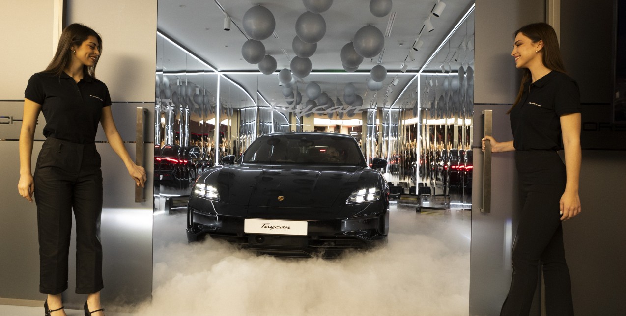 Τα λαμπερά εγκαίνια του Porsche Center Αthens - Παρουσιάστηκε για πρώτη φορά η νέα Taycan