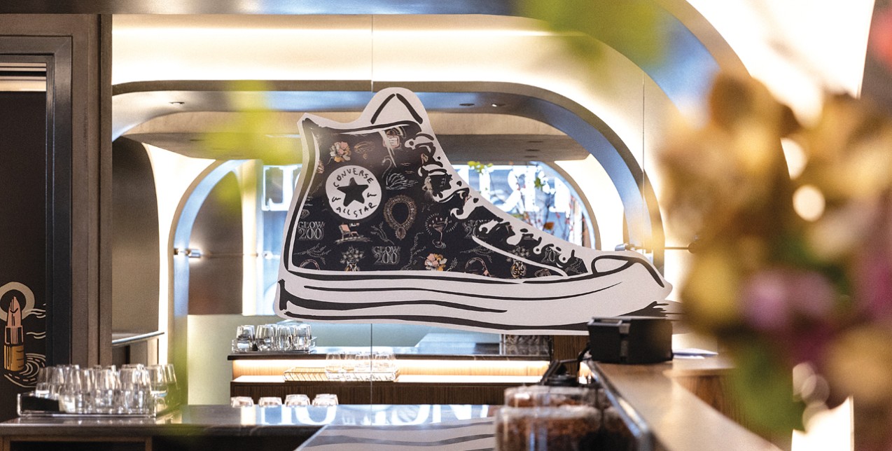 Η Converse με τον δυνατό παλμό της έδωσε τον ρυθμό στο Glow Fabulous Café που δημιούργησε το περιοδικό GLOW για τους εορτασμούς του Glow 200 Anniversary