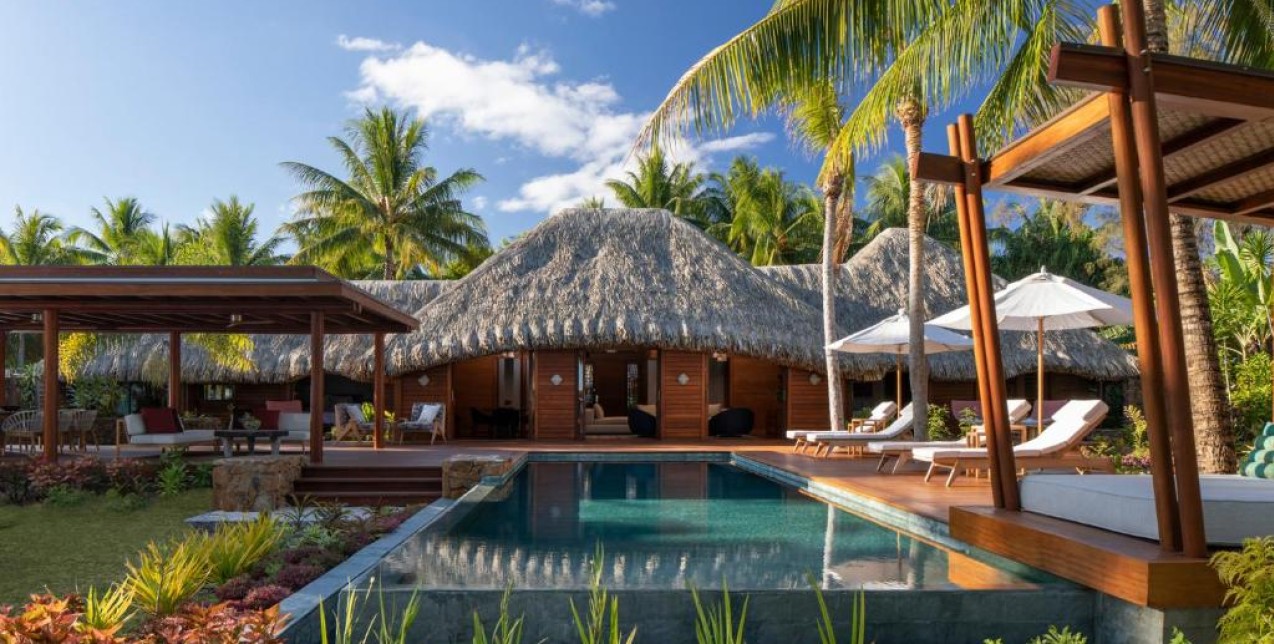 7 ονειρεμένες floating βίλες και ξενοδοχεία που «επιπλέουν» στο νερό 