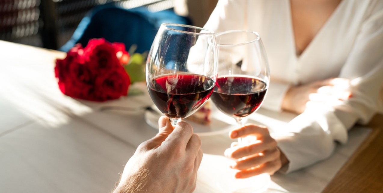 6+1 σημάδια που φανερώνουν ότι κάποιος τρέφει αισθήματα για εσάς