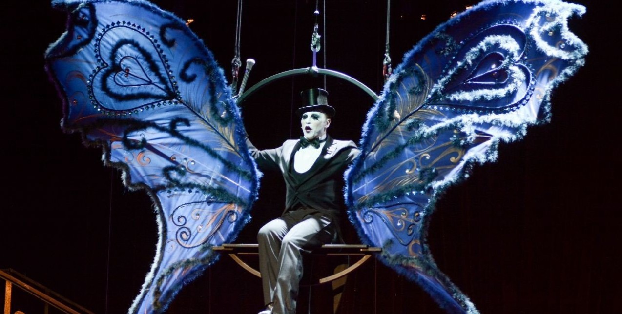 Λαμπερή πρεμιέρα για το μιούζικαλ Cabaret στο Θέατρο Παλλάς