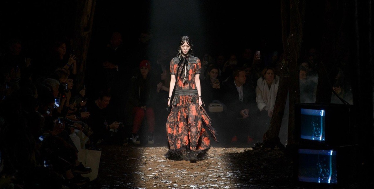 NYFW: Ο οίκος που εμπνεύστηκε από το Stranger Things στην πασαρέλα 