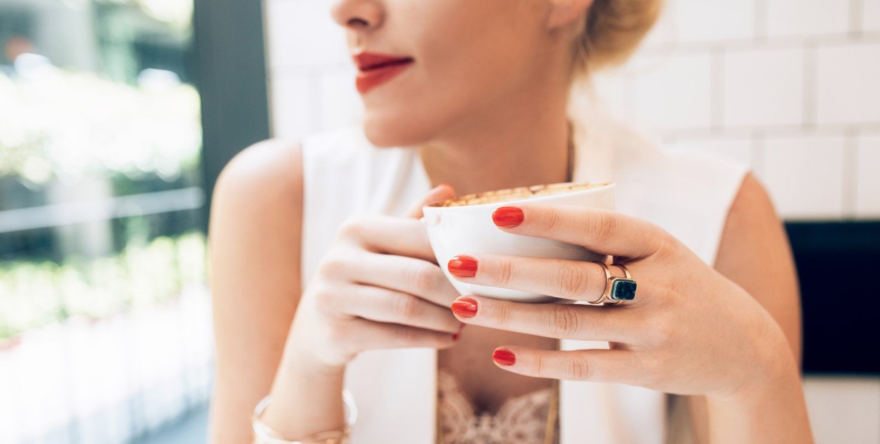 2 κόλπα για να διορθώσετε ένα σπασμένο μανικιούρ 