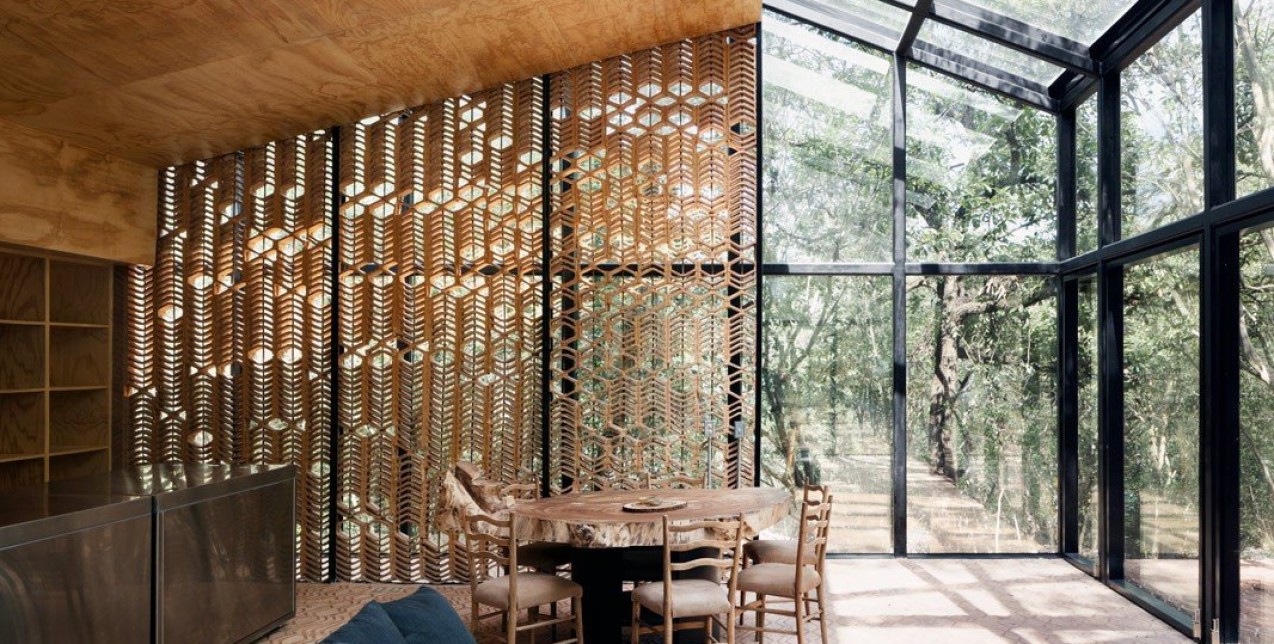 Μια σχεδόν αόρατη εξοχική κατοικία στο δάσος του Monterrey στο Μεξικό