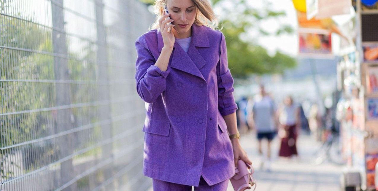 Οι καλύτεροι συνδυασμοί και tips για να φορέσετε το μοβ χρώμα 