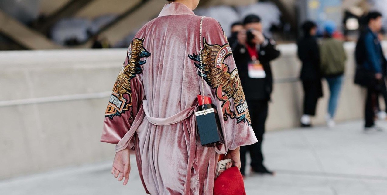 5 μυστικά για να φροντίσετε σωστά τα βελούδινα κομμάτια 