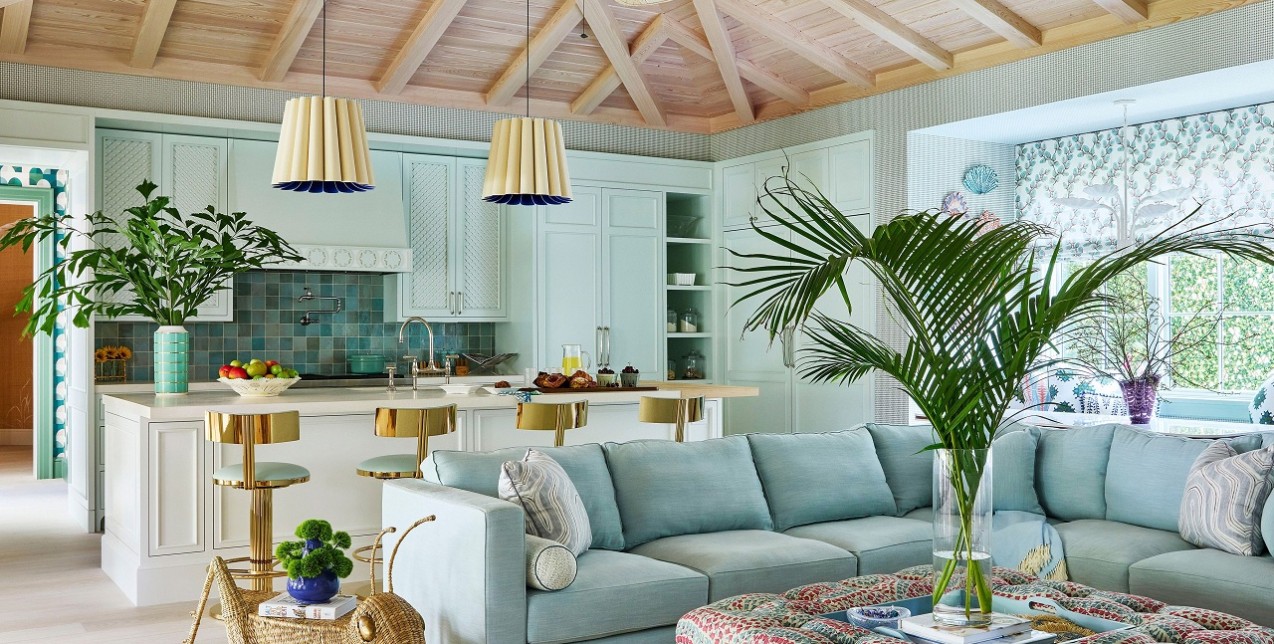 Μια κατοικία στο West Palm Beach της Florida που «αντιστέκεται» στη μονοτονία των λευκών τοίχων