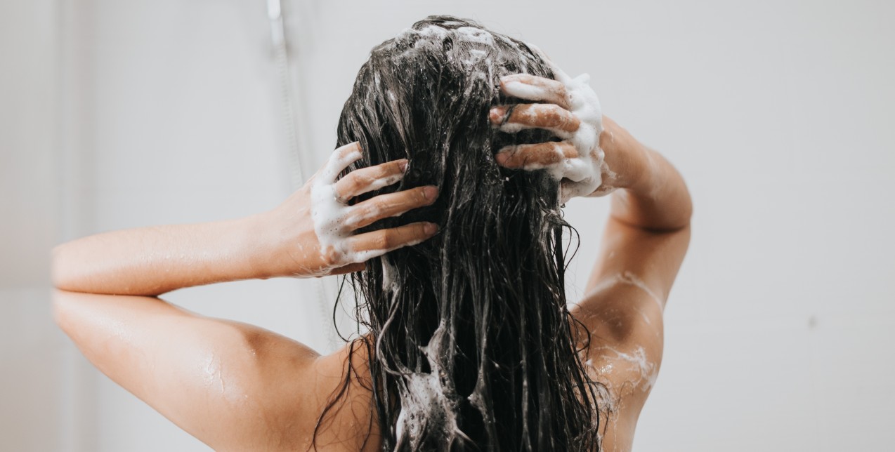 Πώς να επιλέξετε το σωστό σαμπουάν για τον τύπο μαλλιών σας