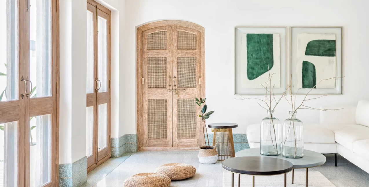 Raffia Season: Τα ψάθινα items που θα αναβαθμίσουν την καλοκαιρινή διακόσμηση του σπιτιού σας