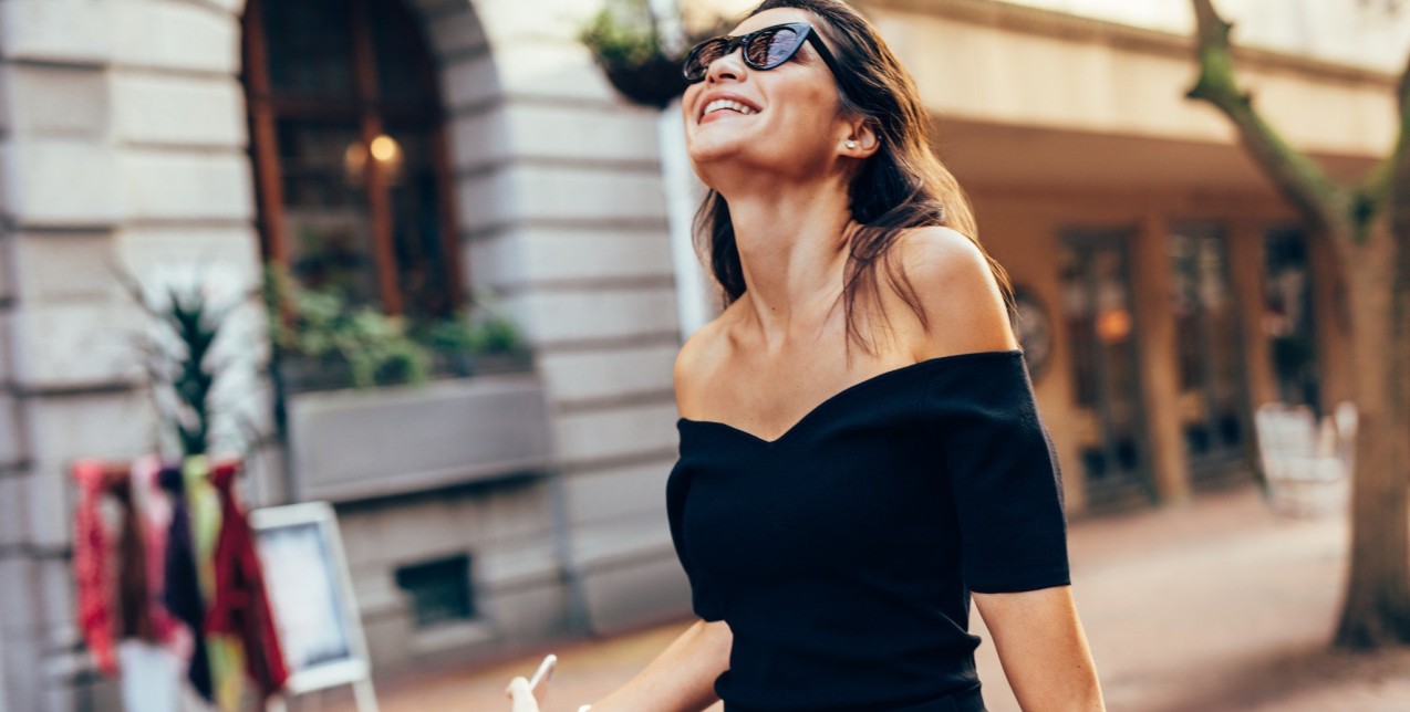 Last-minute shopping: Τα key summer pieces που αξίζουν μια θέση στη βαλίτσα των διακοπών σας