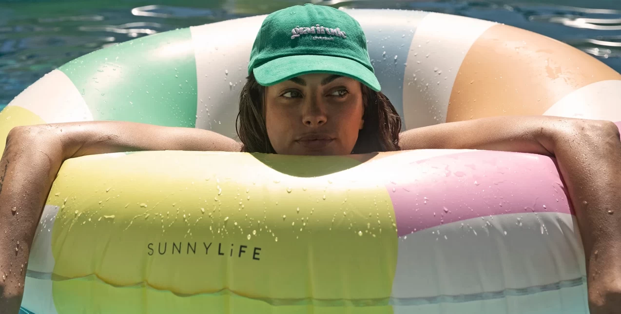 Τα πιο stylish & καινοτόμα beach essentials που θα αναβαθμίσουν τις καλοκαιρινές σας αποδράσεις