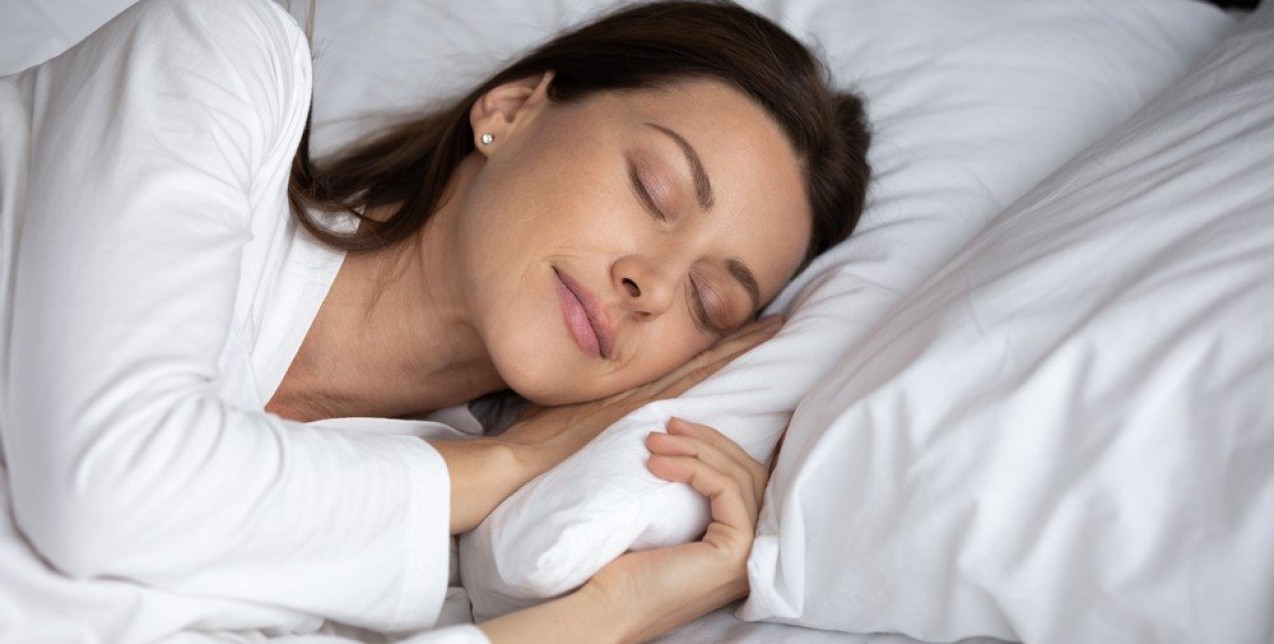 Πώς να καθαρίζετε τα μαξιλάρια σας σε απλά βήματα 