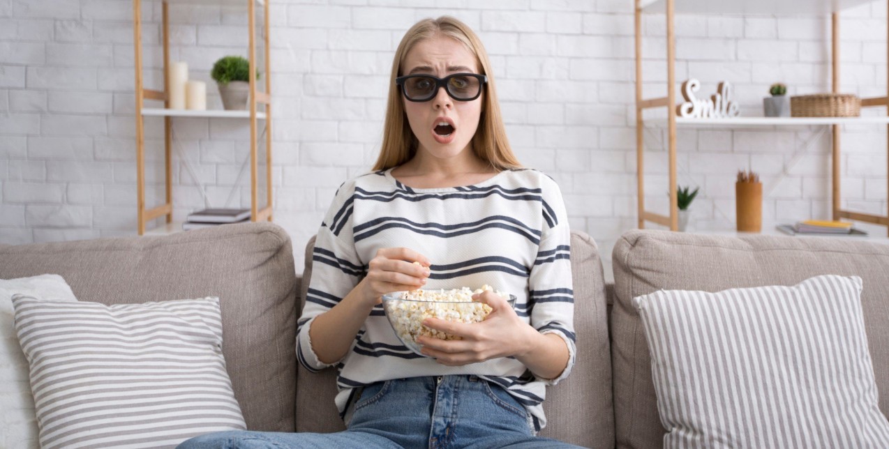 Κι όμως, το snacking μπροστά στην τηλεόραση μπορεί να γίνει υγιεινό