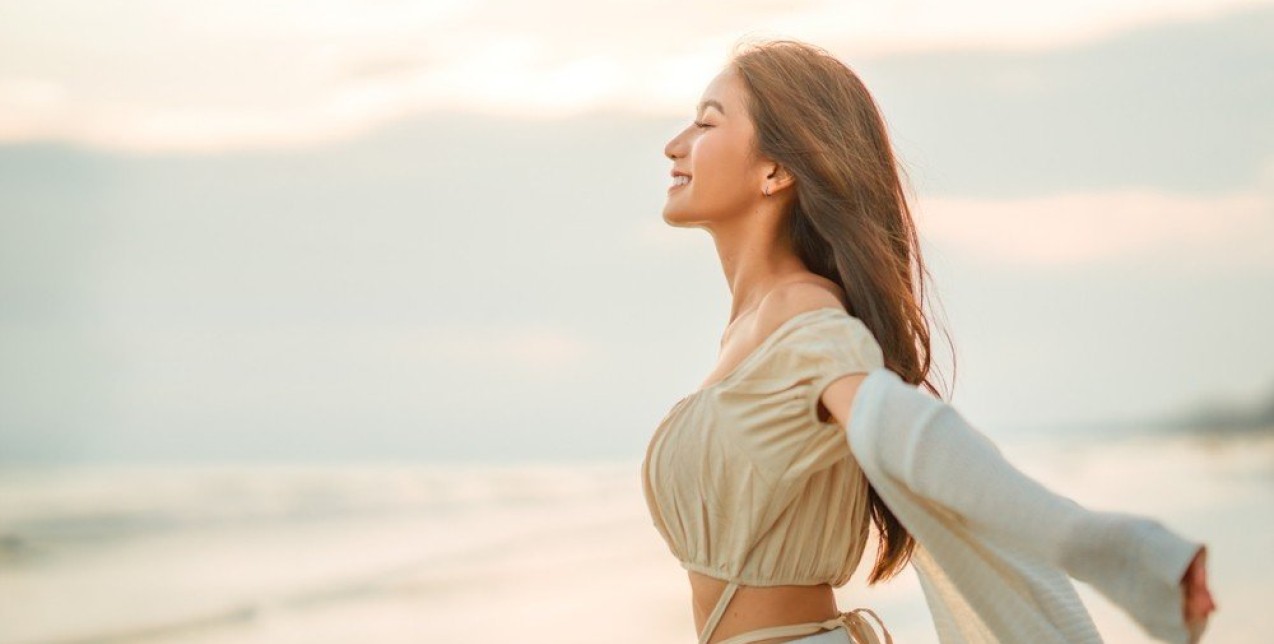 5 κοινά χαρακτηριστικά μεταξύ των ευτυχισμένων ανθρώπων