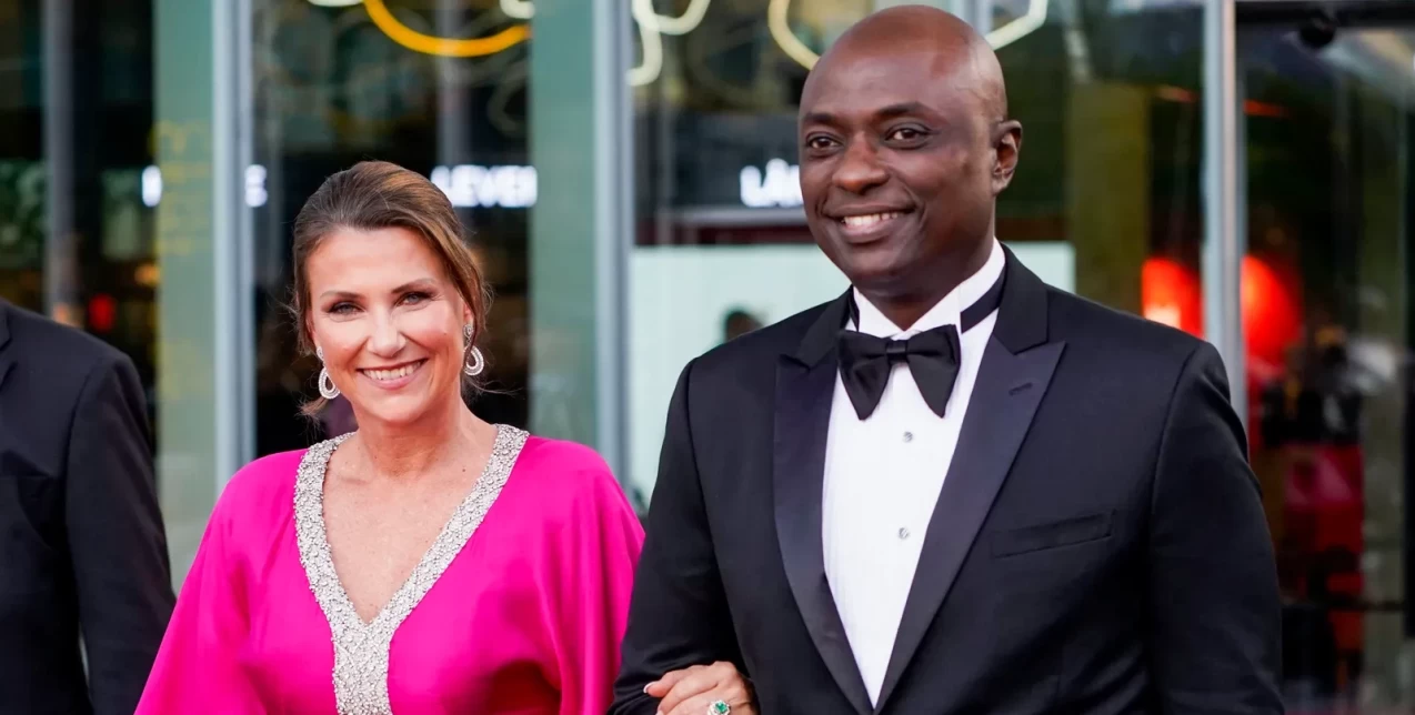 The wedding of the year: Αύριο θα τελεστεί ο αμφιλεγόμενος γάμος της πριγκίπισσας της Νορβηγίας, Μάρθα Λουίζα, με τον σαμάνο αρραβωνιαστικό της