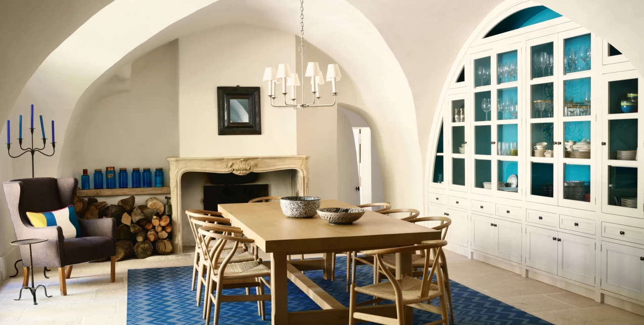 Πώς ένα ιστορικό σπίτι στην Προβηγκία απέκτησε νέα ζωή και πλέον αποτελεί υπόδειγμα design