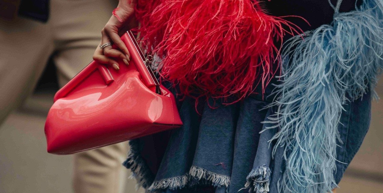 Τα clutches που δεν θα αποχωρίζεστε τη festive season - κι όχι μόνο 