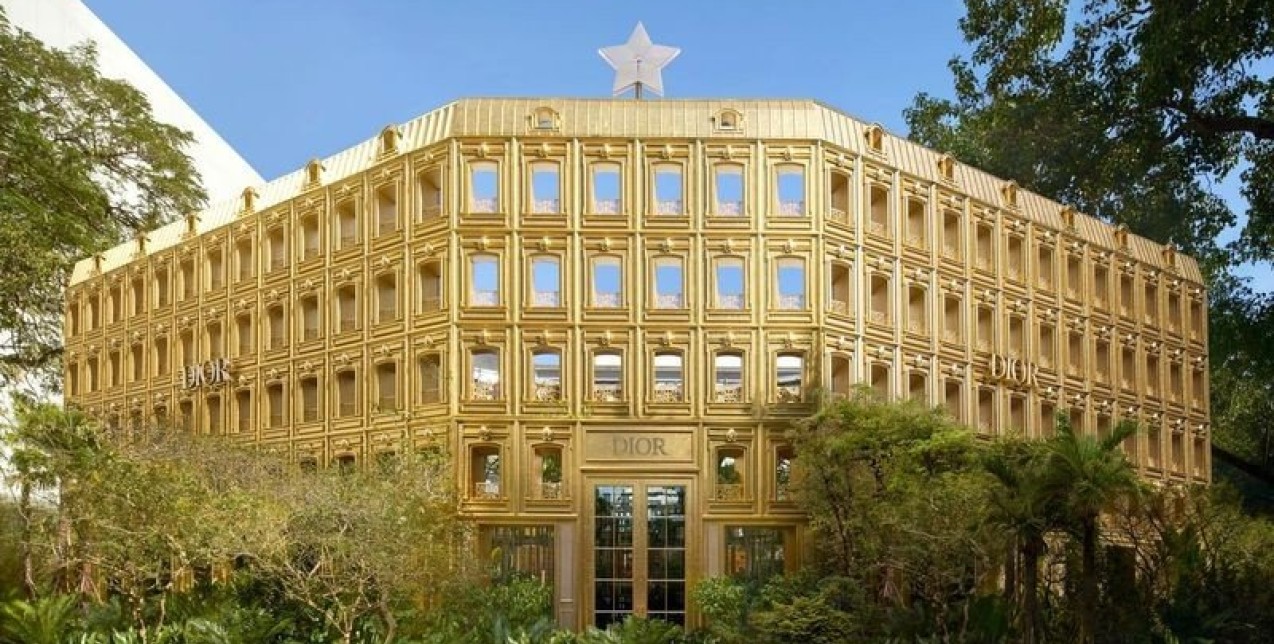 Café Dior: Το νέο, εντυπωσιακό εγχείρημα του οίκου στο Dior Gold House στην Μπανγκόκ