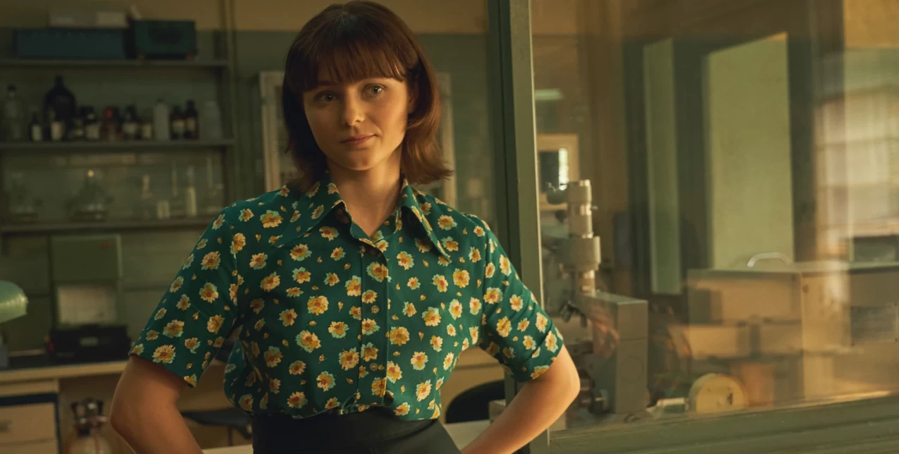 Το 'Joy', μια νέα ταινία του Netflix, φέρνει στο φως την αμφιλεγόμενη ιστορία της εξωσωματικής γονιμοποίησης