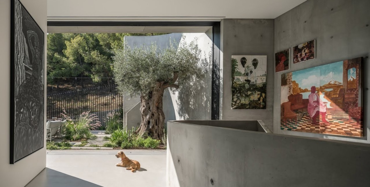 To Art House στη Φιλοθέη είναι μια εκπληκτική σύγχρονη κατοικία εστιασμένη στην τέχνη  