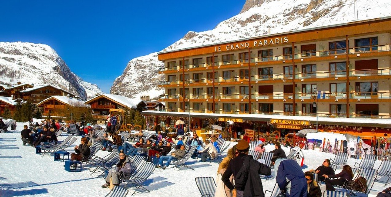 Escapes in the slopes: 7 προορισμοί που θα απολαύσετε το σκι και την πολυτέλεια στις Άλπεις 