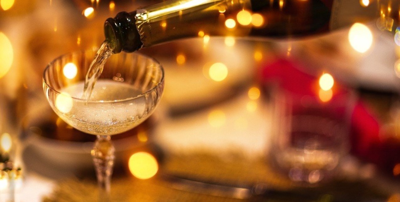 Sober Curiosity: Ποια η νέα προσέγγιση στην κατανάλωση αλκοόλ; 