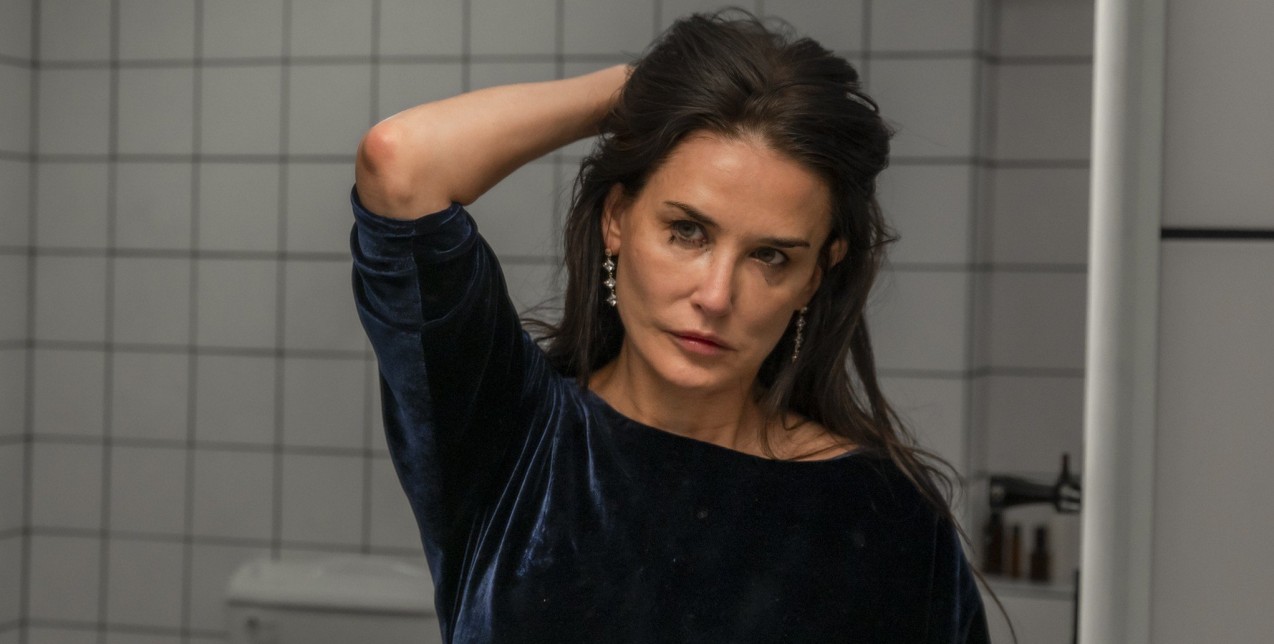 Demi Moore: Διεκδικεί τη Χρυσή Σφαίρα για τη συγκινητική της ερμηνεία στο «The Substance»