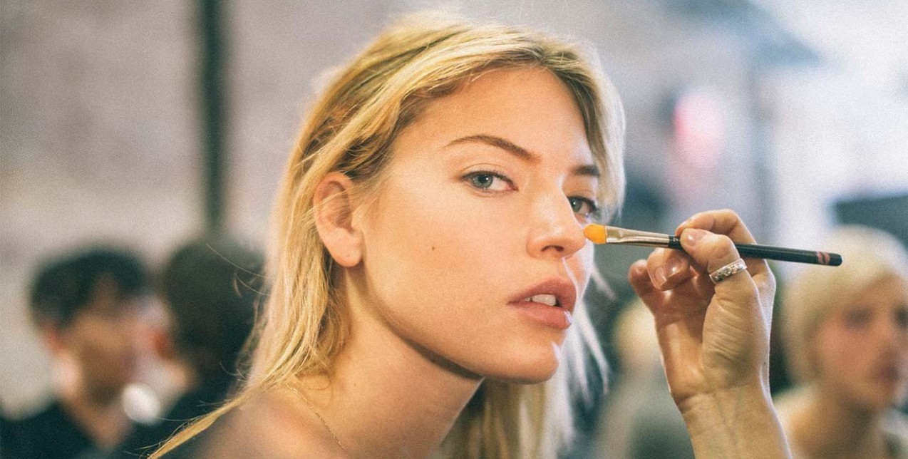 Baking: Τι σημαίνει αυτός ο όρος στο μακιγιάζ που ακούτε παντού  