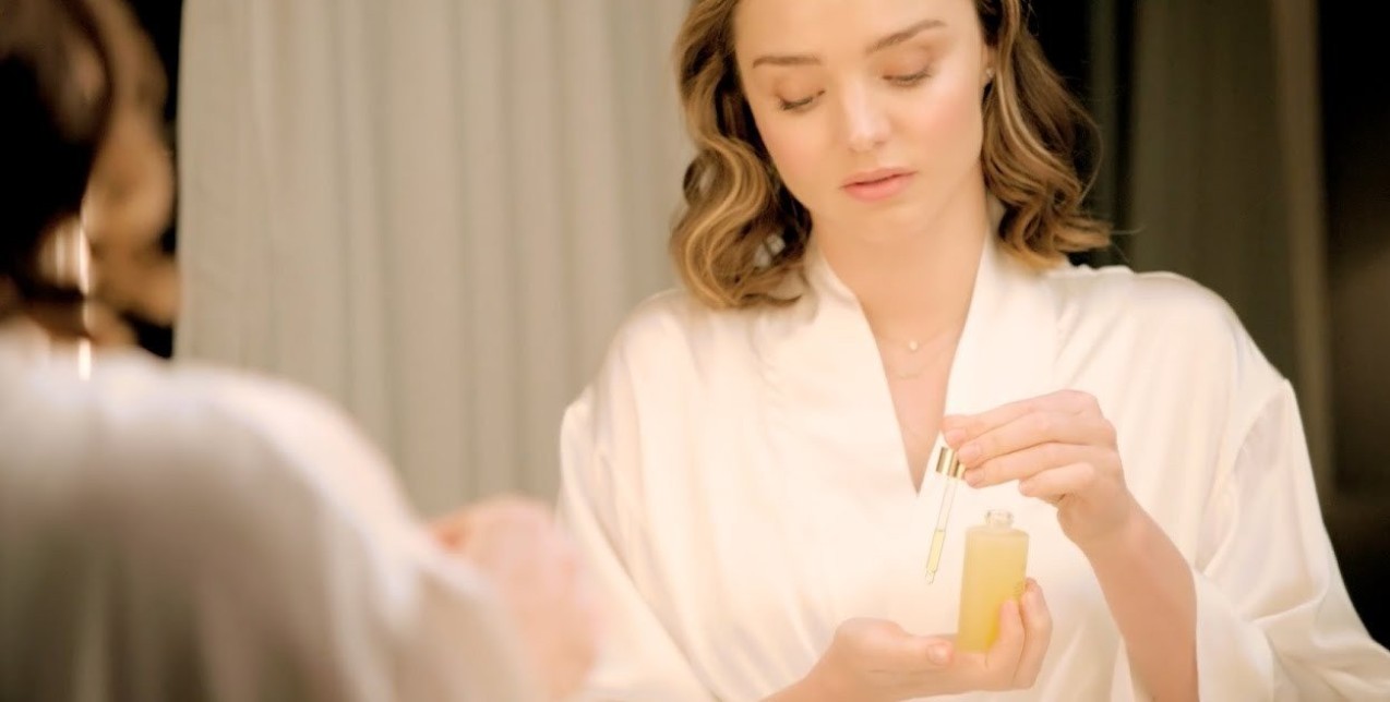 Τα καλύτερα έλαια προσώπου για να εντάξετε στη ρουτίνα ομορφιάς σας 