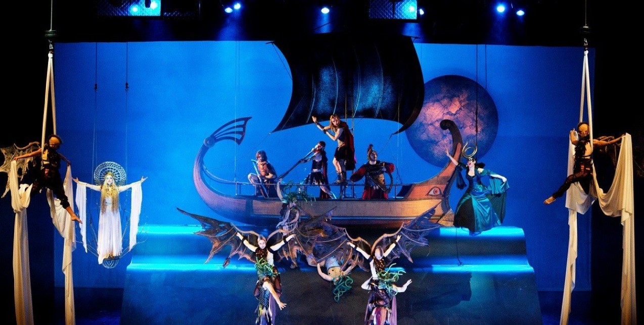 Στο θέατρο με τα παιδιά: παραστάσεις που δεν πρέπει να χάσετε