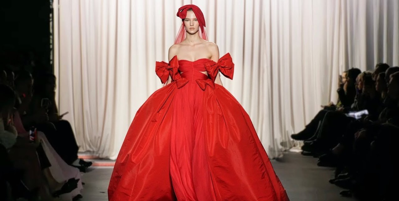 Ο Giambattista Valli παρουσίασε μια συλλογή Υψηλής Ραπτικής, εμπνευσμένη από το Μαρόκο 