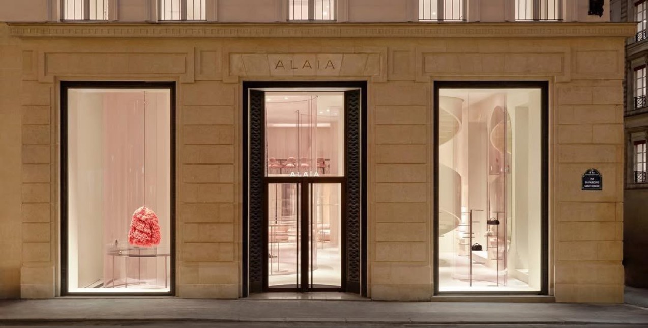 Ο Alaïa εγκαινίασε στο Παρίσι τη μεγαλύτερή του boutique στον κόσμο μέχρι σήμερα