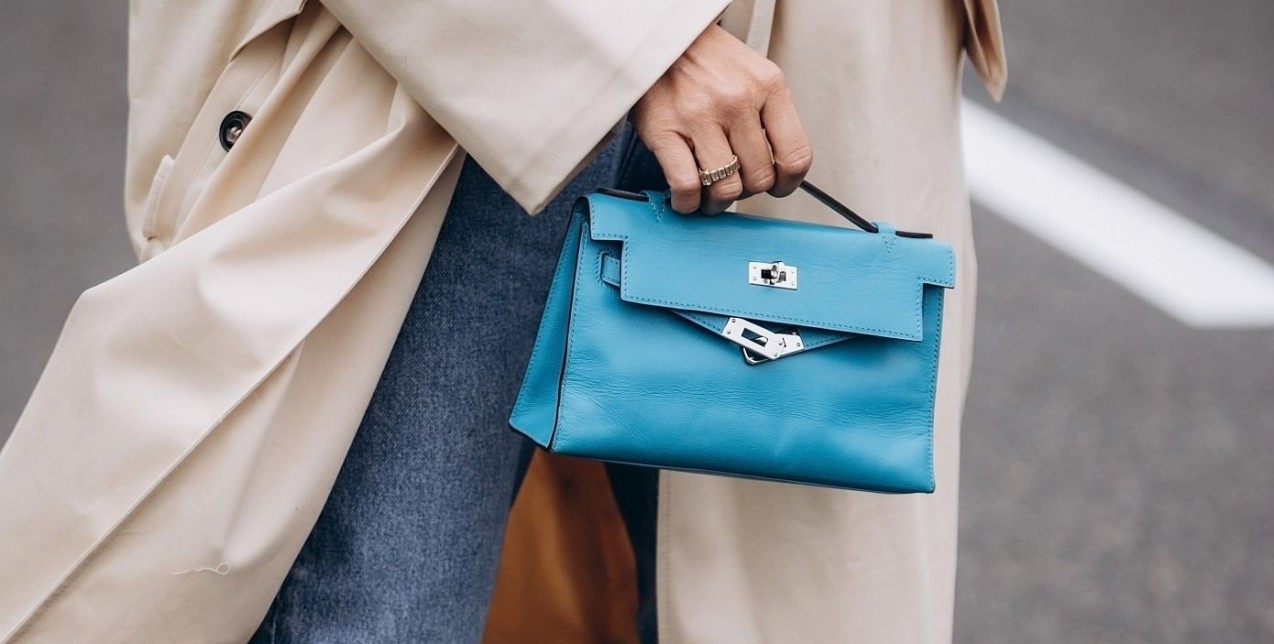 Τα ανοιξιάτικα αξεσουάρ που θα χαρίσουν το απαραίτητο boost στη διάθεσή σας 