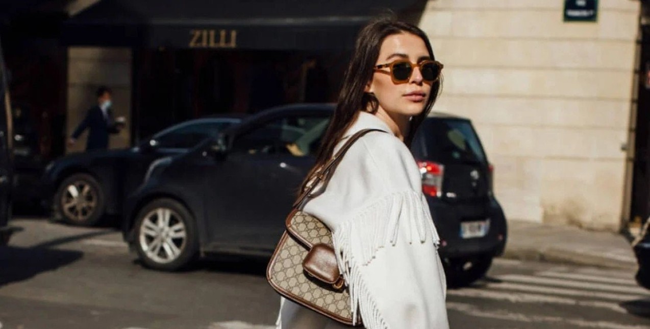 Τα διαχρονικά κομμάτια που επιλέγουν τώρα οι stylish Γαλλίδες