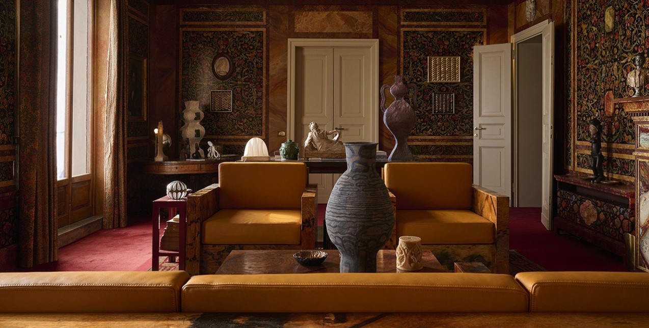 Η έκθεση του Cabana Magazine που δημιουργήθηκε για το Salone del Mobile 2025 είναι μια ωδή στη χειροτεχνία και τις παραδοσιακές τεχνικές